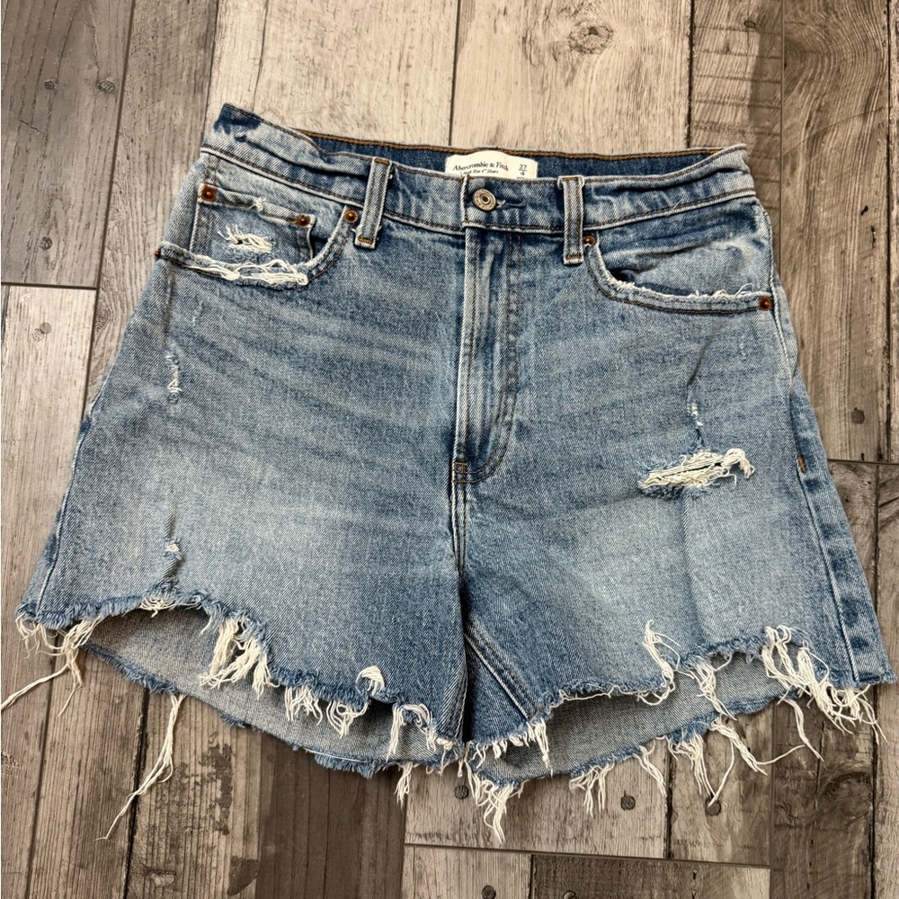 Abercrombie & Fitch 4” Short High Rise Blue Distressed Curve Love 27 / 4